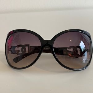 New Dolce and Gabbana black Sunglasses